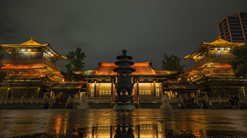 杭州香積寺夜景燈火輝煌