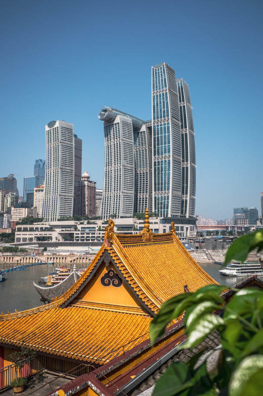 現(xiàn)代都市與古建筑相映成趣