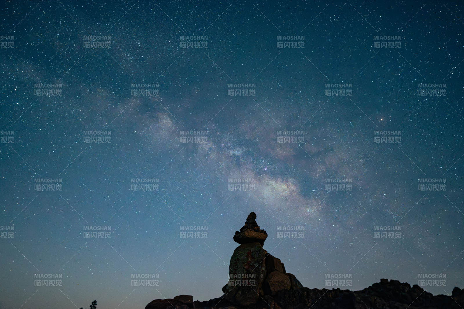 星空下的靜思時刻