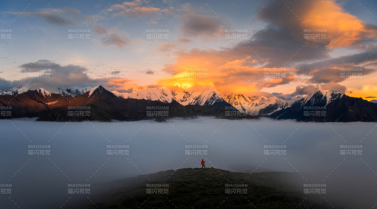 山巔云海 夕陽無限好