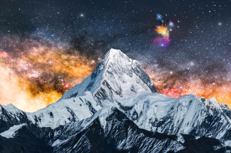 雪山與星空的壯麗奇景