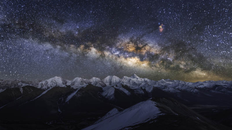 星空下的雪山
