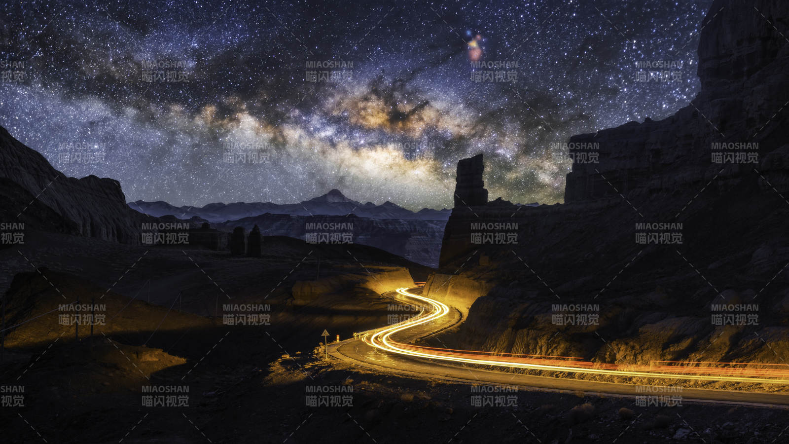 星河夜景 光影蜿蜒