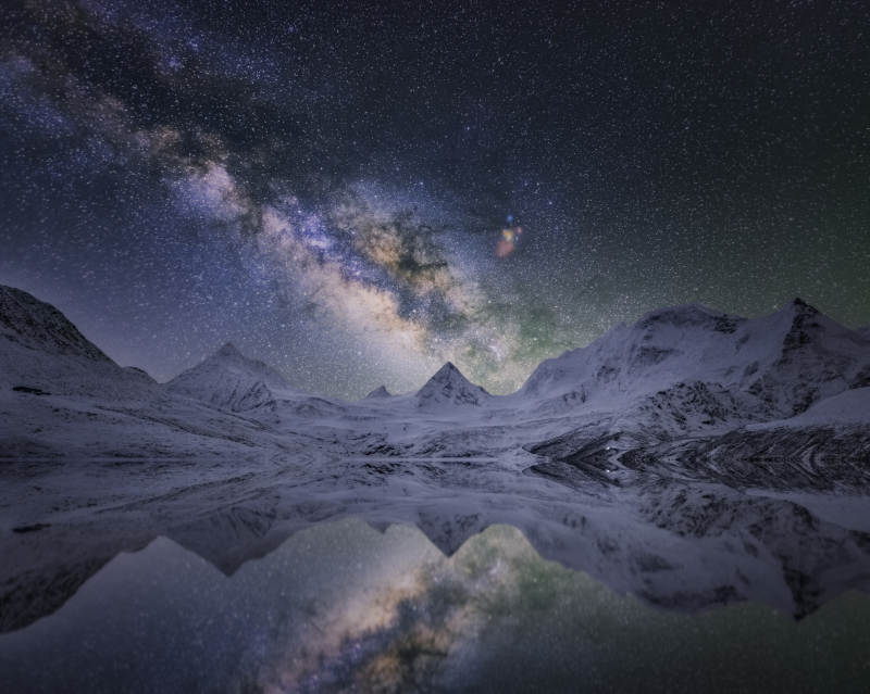 雪山銀河倒影夜景
