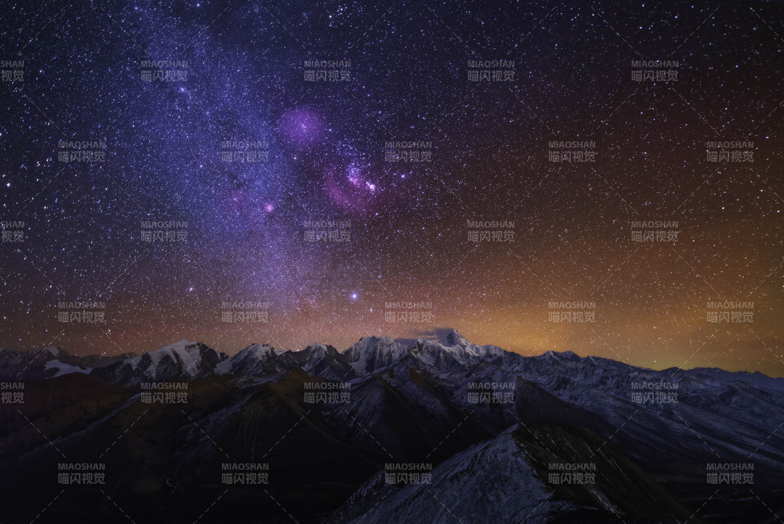 雪山夜空 星河璀璨