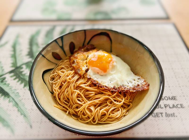 鸡蛋拌面 美味早餐