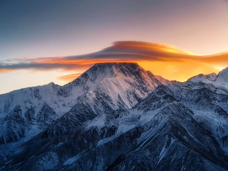雪山日落 云海奇觀