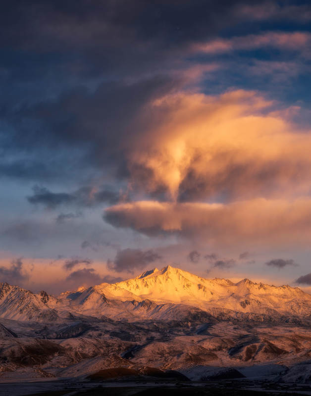 雪山夕照 云海辉煌