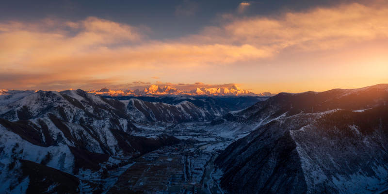 雪山落日 壮丽景色