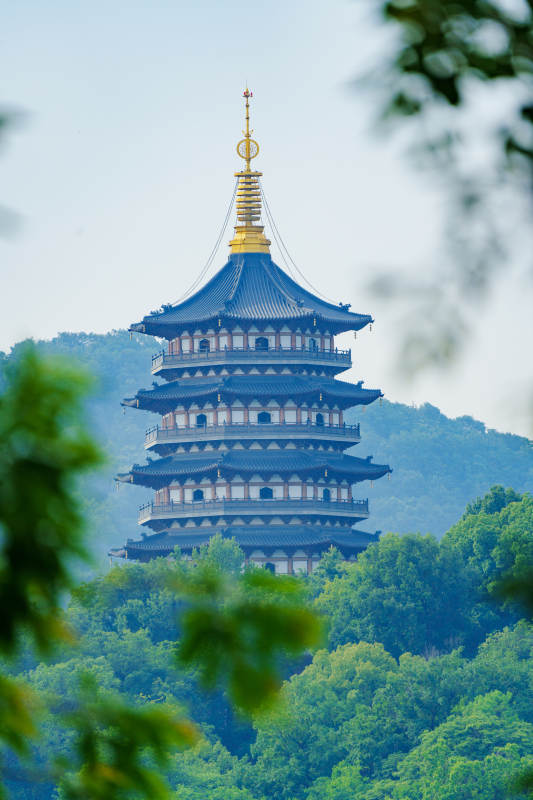 雷峰塔 古韻與自然的和諧