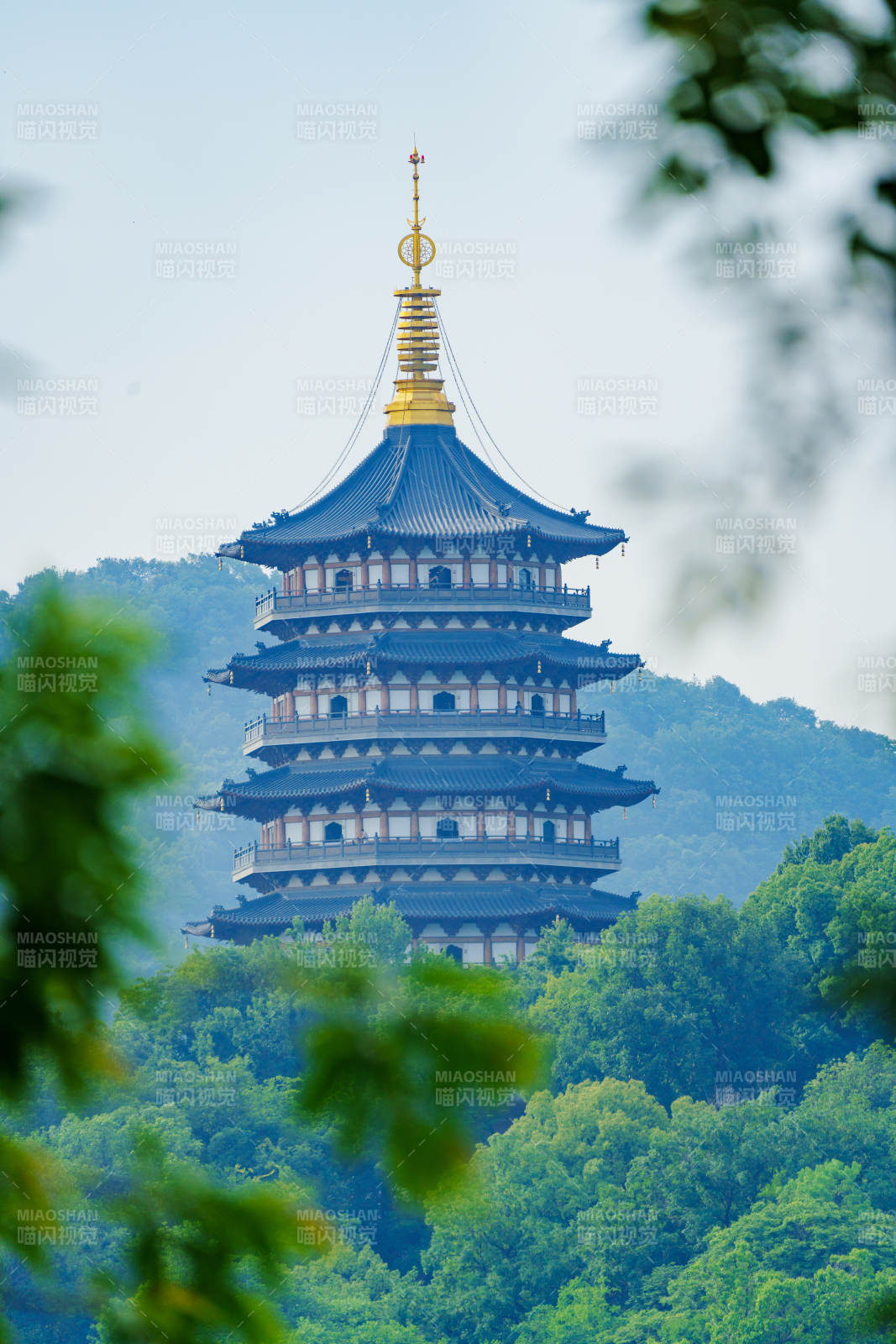 雷峰塔 古韻與自然的和諧