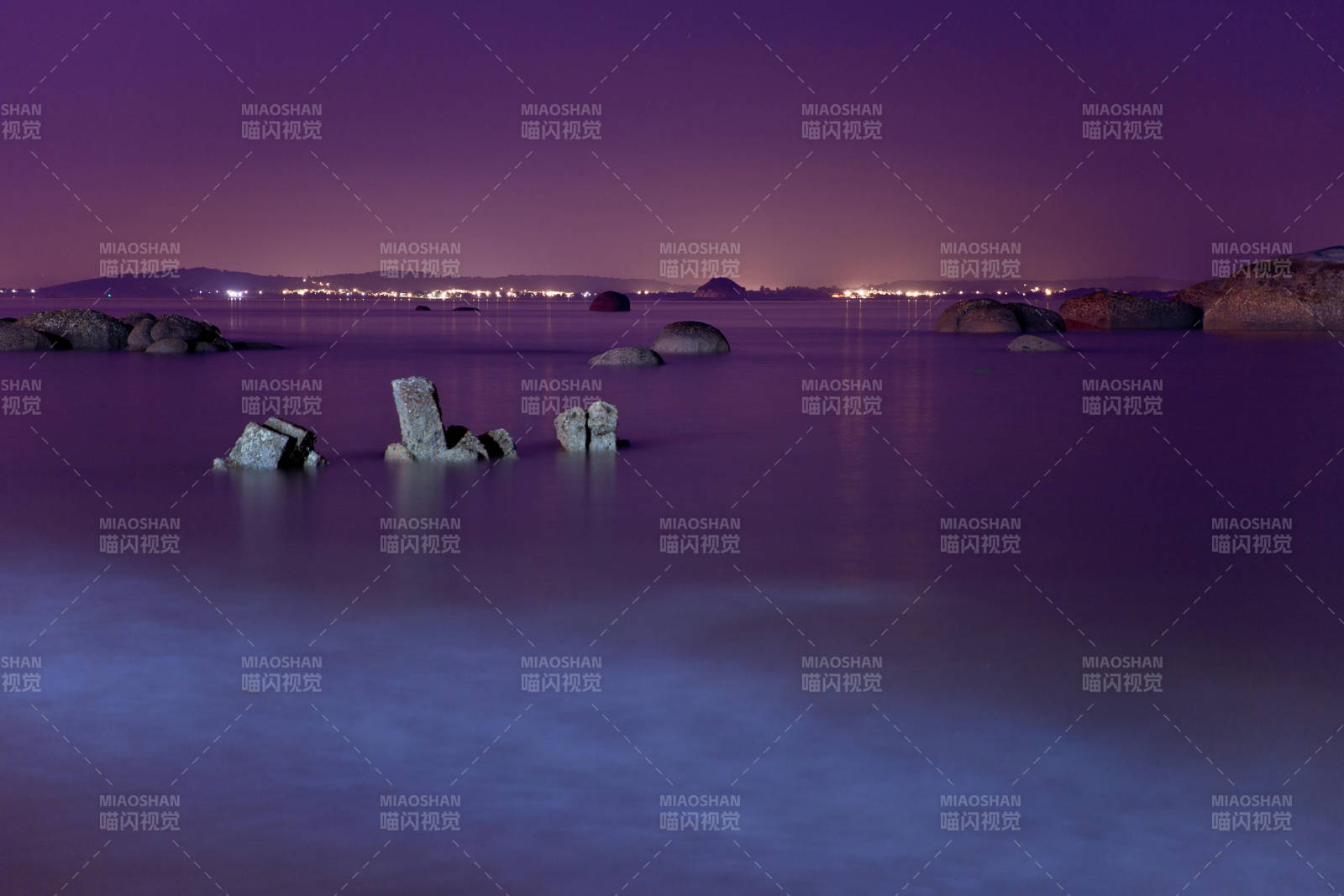夜色湖畔 靜謐如夢