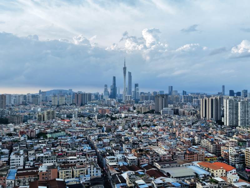 城市天際線與密集建筑群
