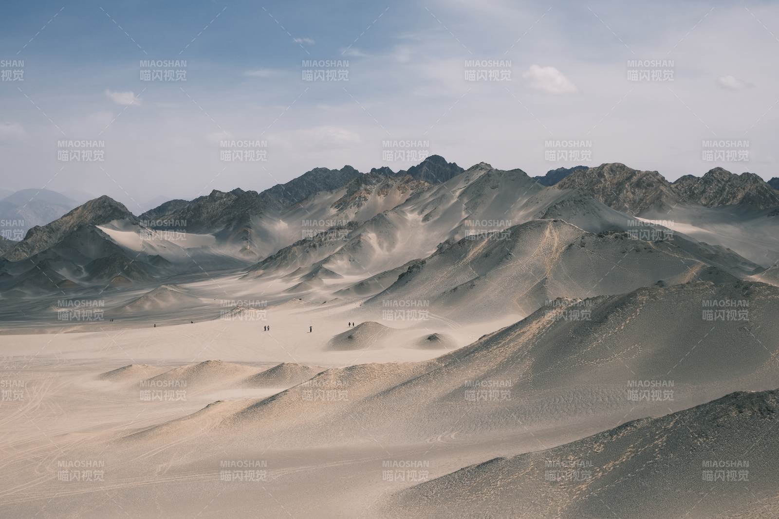 沙漠山脈的壯麗景色