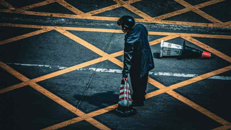 夜行者與路障