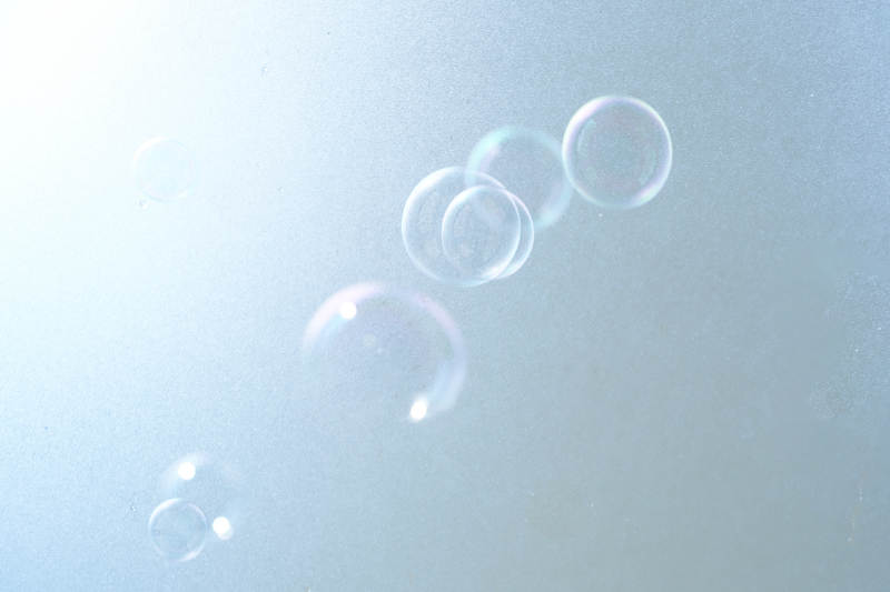 空中漂浮的泡泡
