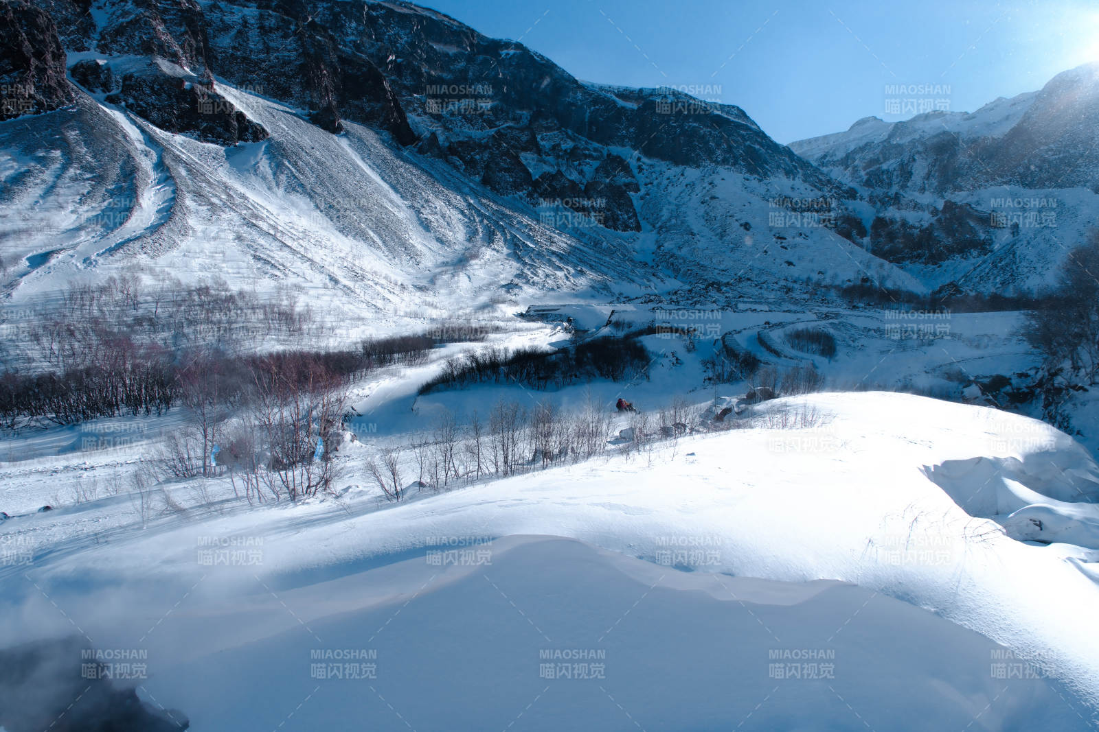 長白山雪山峽谷冬日美景