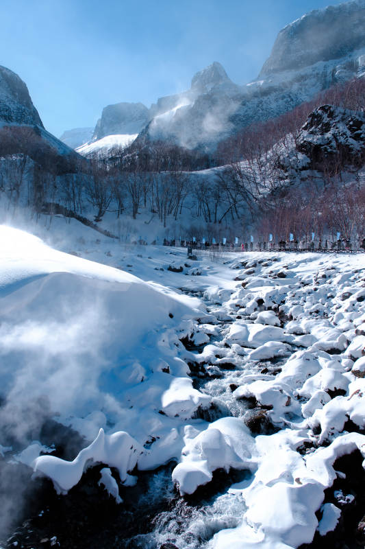 長白山雪谷晨霧 山林靜謐