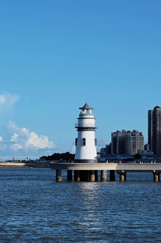 珠海愛情郵局-海邊燈塔與城市剪影