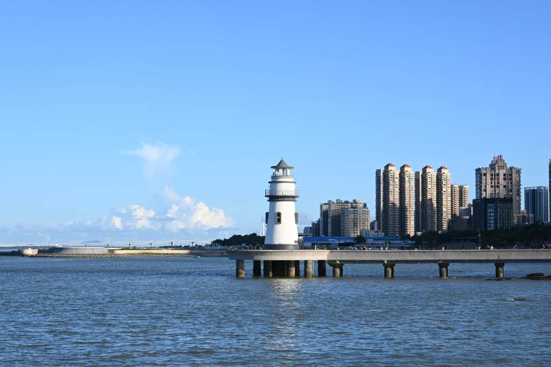 珠海愛情郵局-海濱燈塔與城市剪影