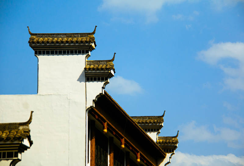 古建筑飛檐與藍天白云