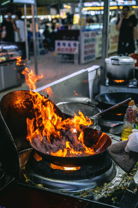 夜市炒菜 火焰四濺