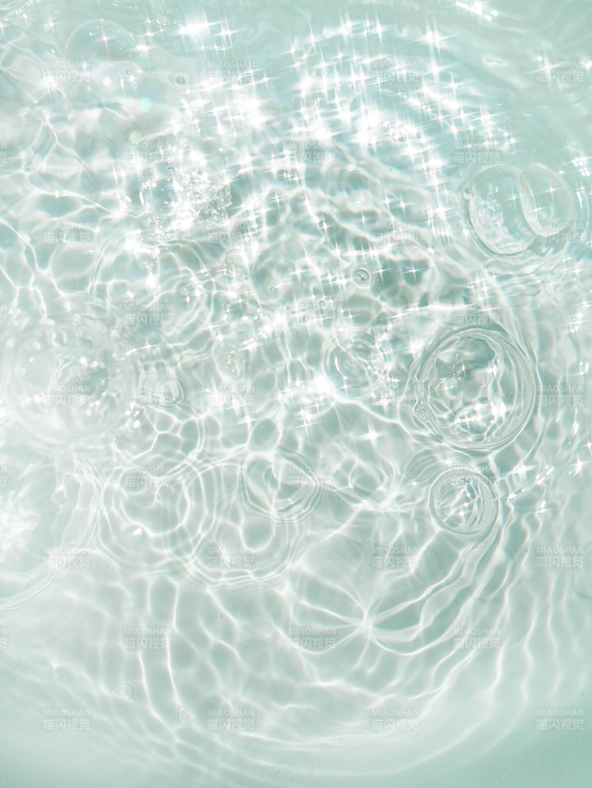 水波蕩漾 光影閃爍