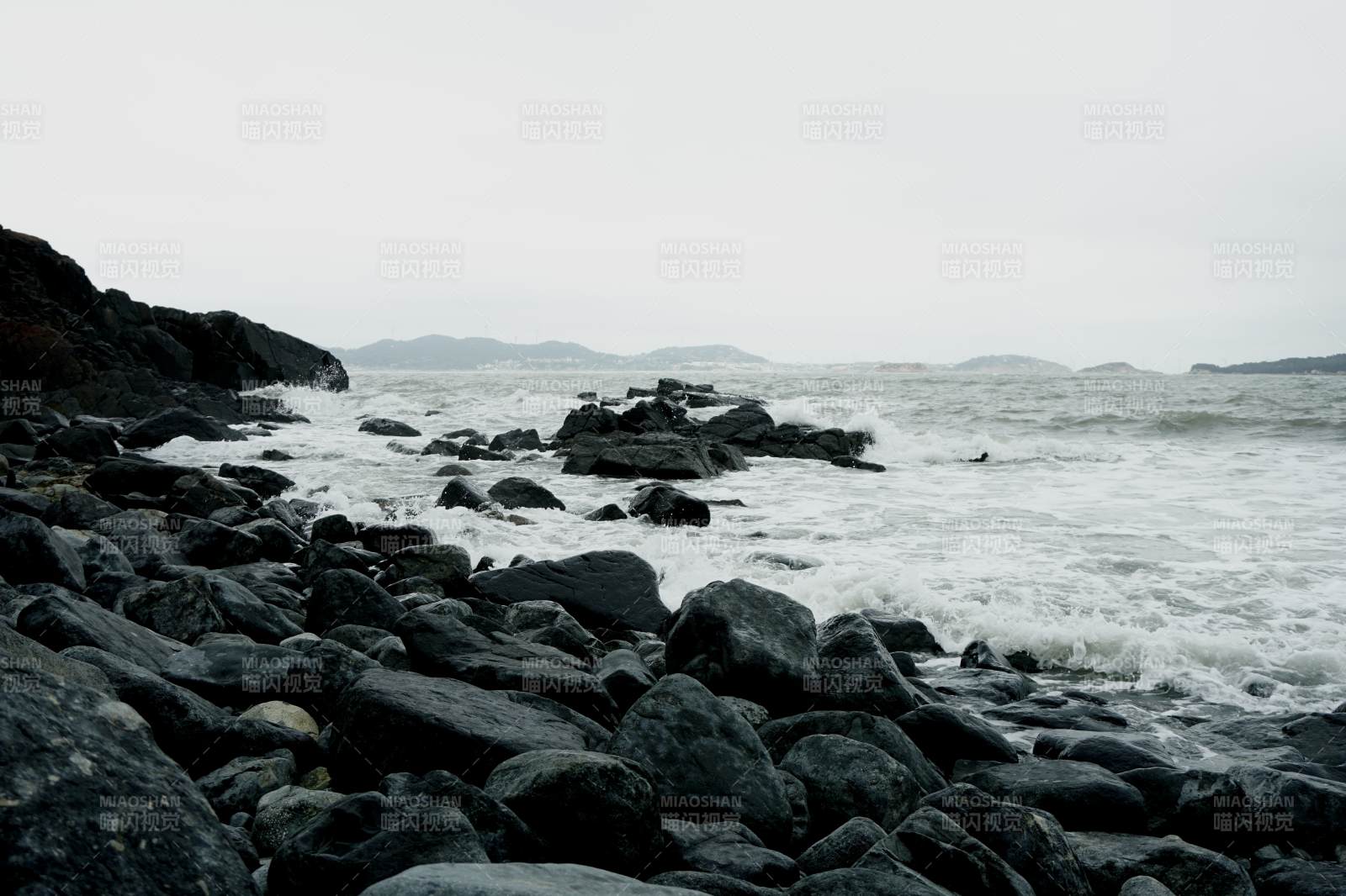 巖石海岸 波濤洶涌