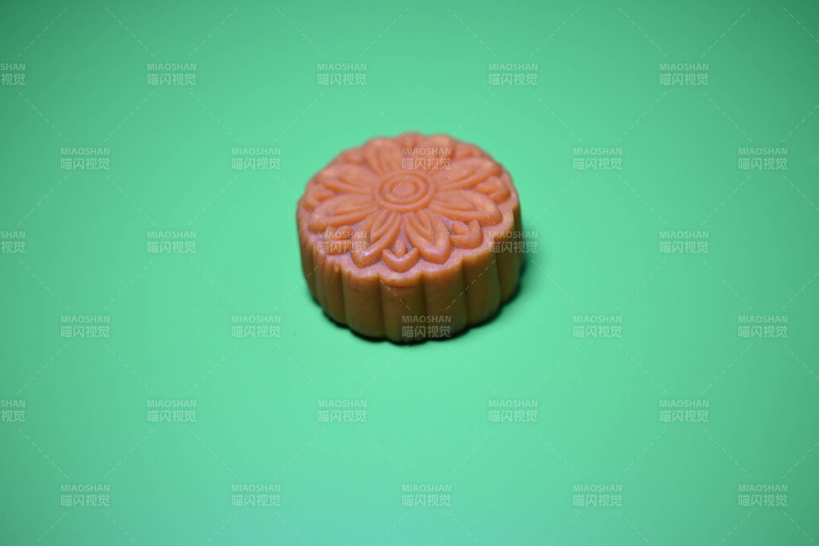 粉色花型糕點(diǎn)特寫