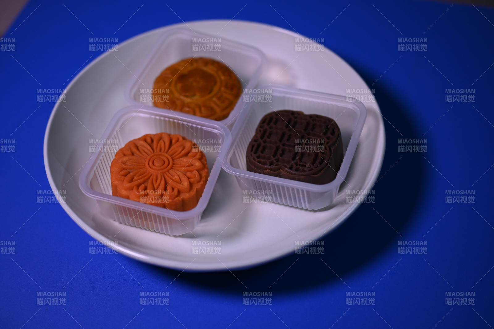 中秋月餅三色盤中呈
