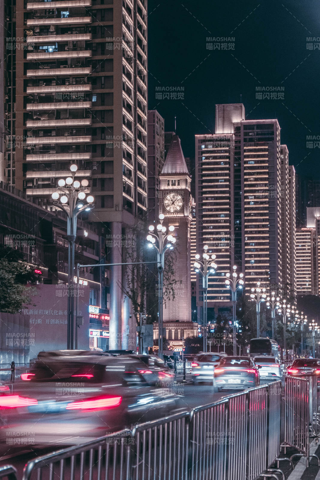 夜幕下的城市燈火輝煌