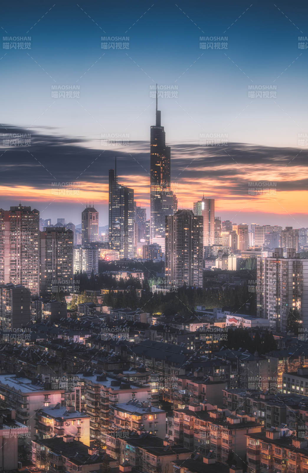 城市夜景 高樓林立 燈火輝煌