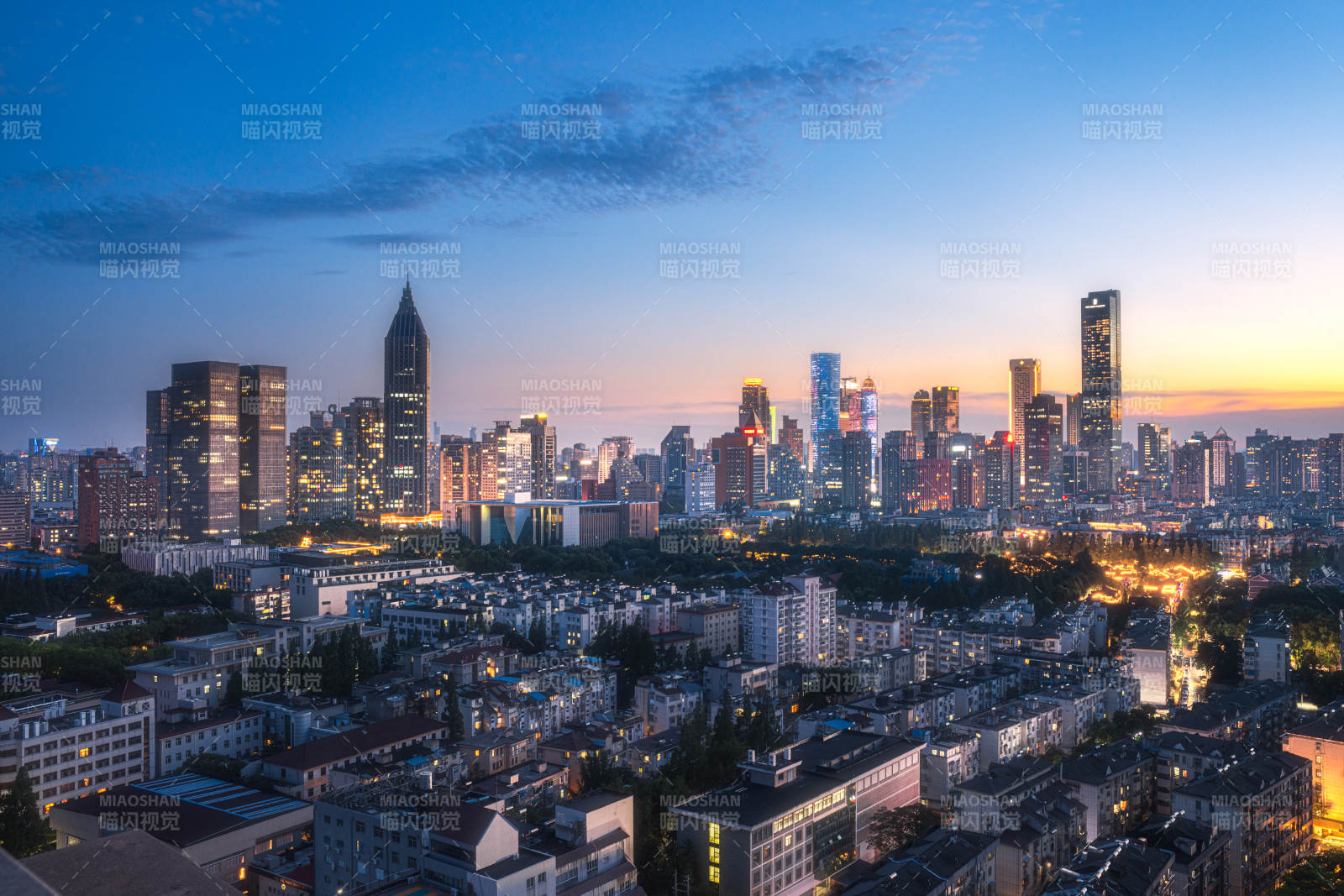城市夜景燈火輝煌