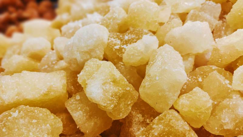 晶瑩剔透的糖漬水果塊