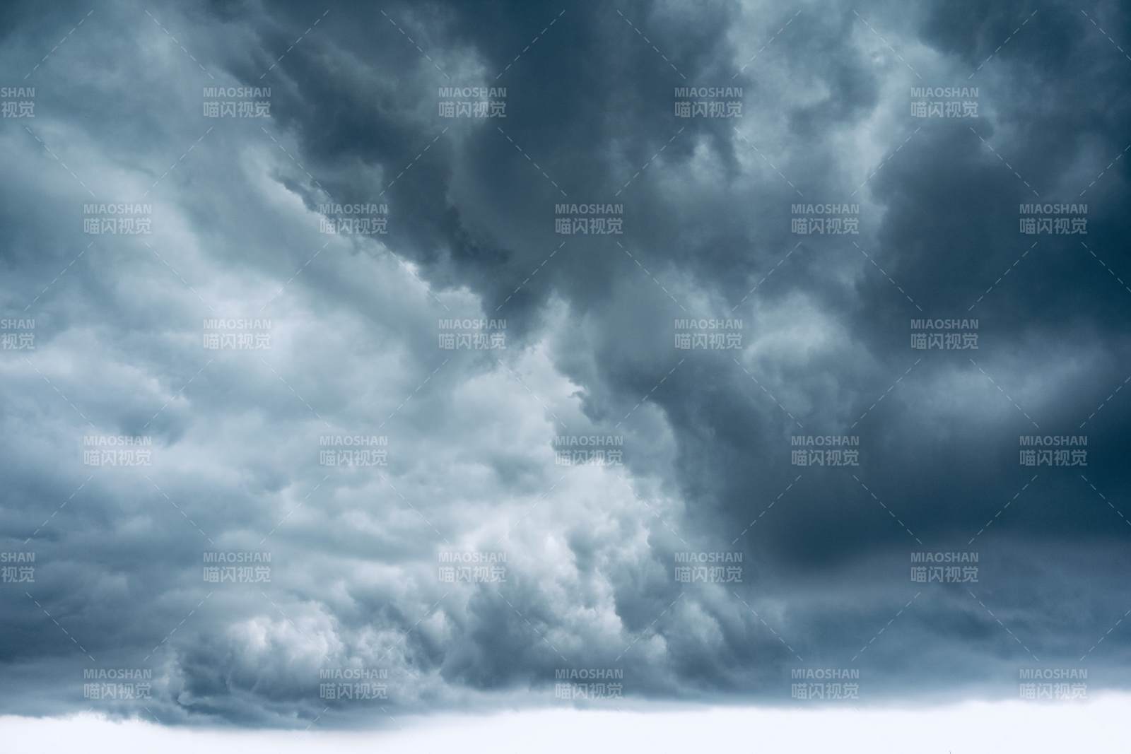 烏云密布 風雨欲來