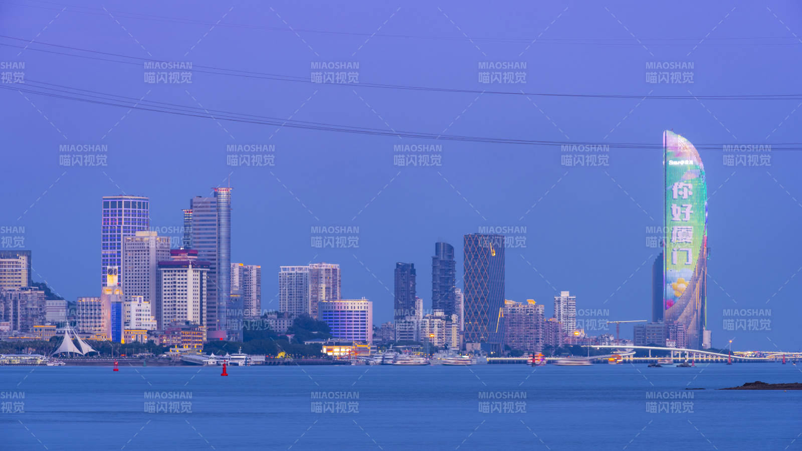 海濱城市夜景