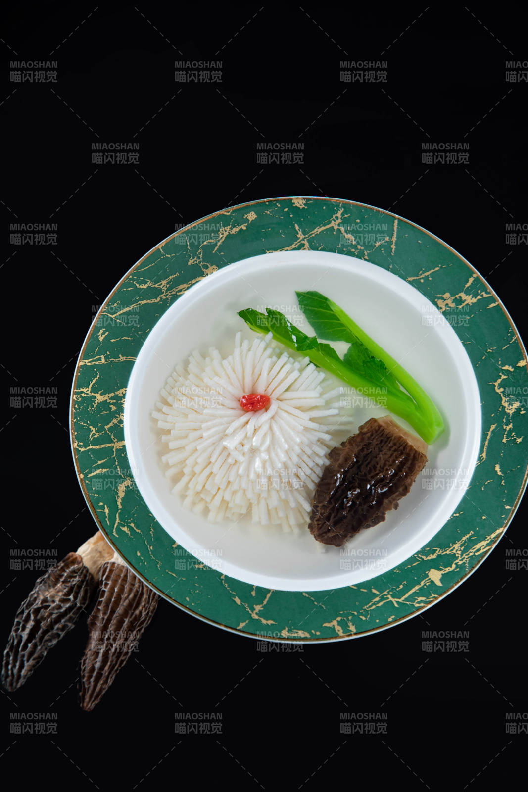 花式豆腐配松茸湯