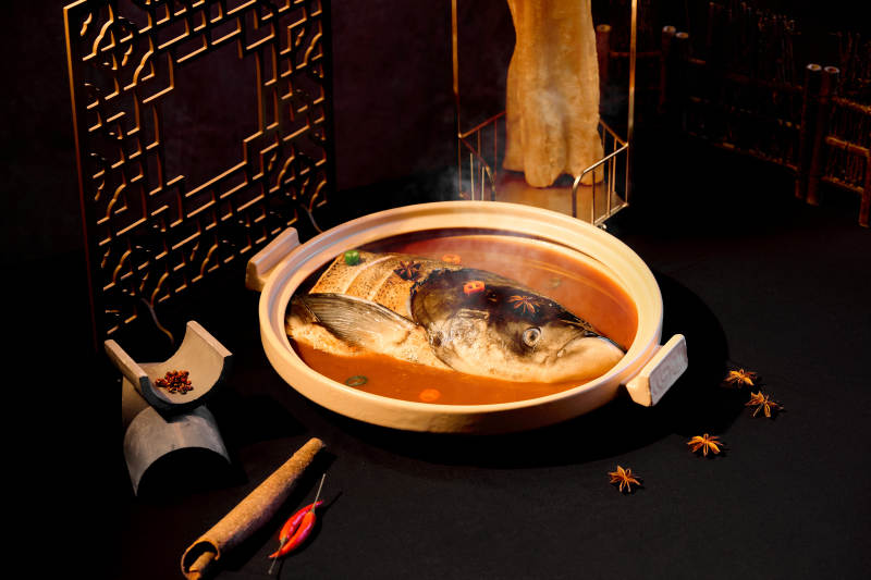 鱼头火锅 热气腾腾