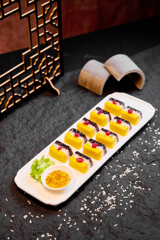 金黄糕点 精致美味