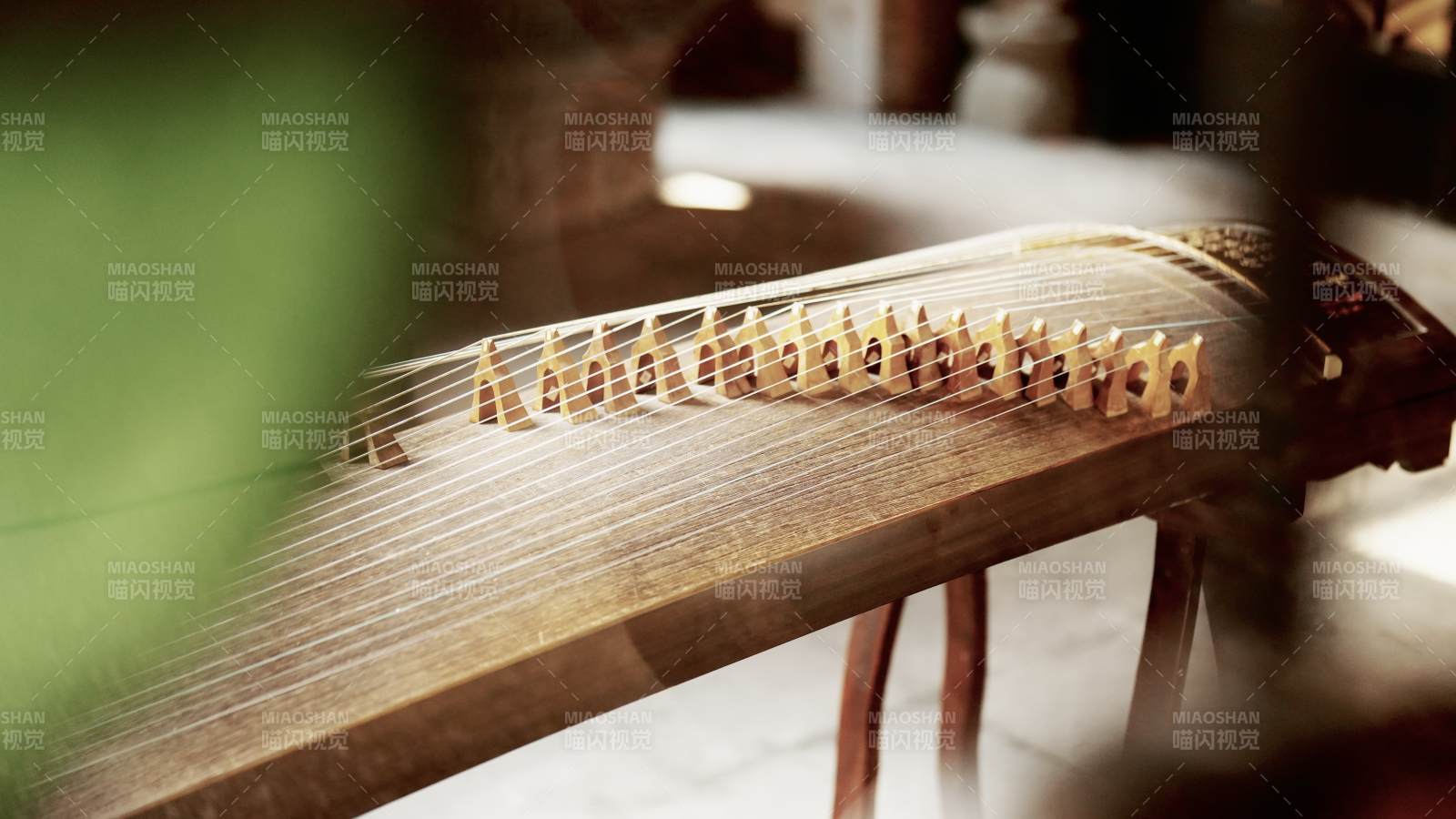 古箏靜謐 弦音悠揚