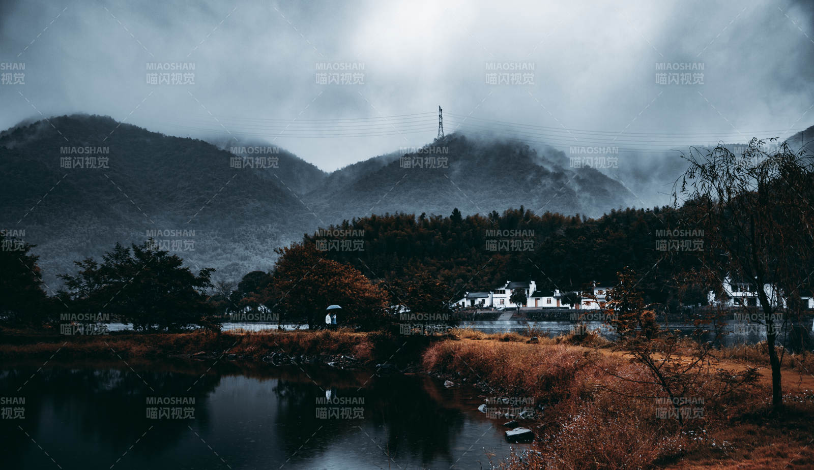 霧山靜湖 秋意濃情