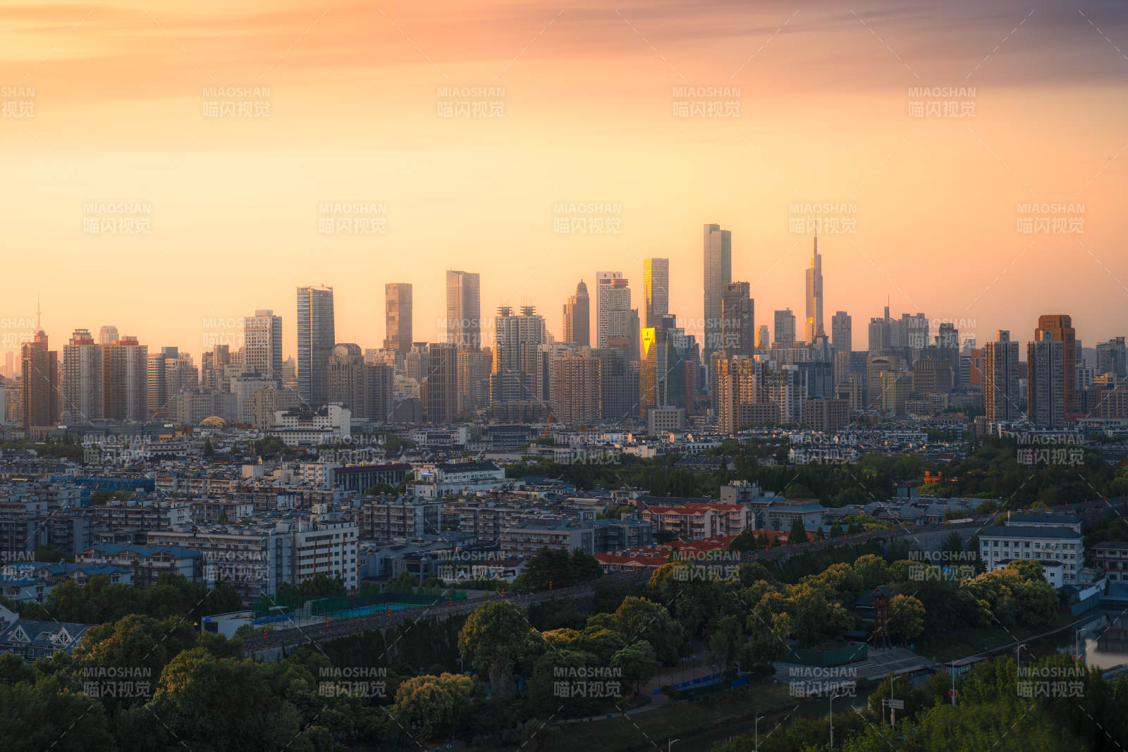 南京城市黄昏 高楼林立