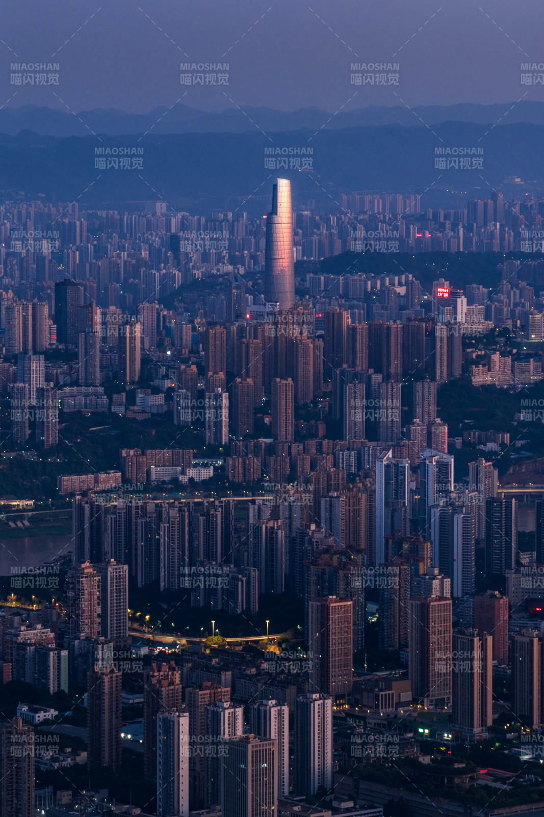 城市夜景 高樓林立