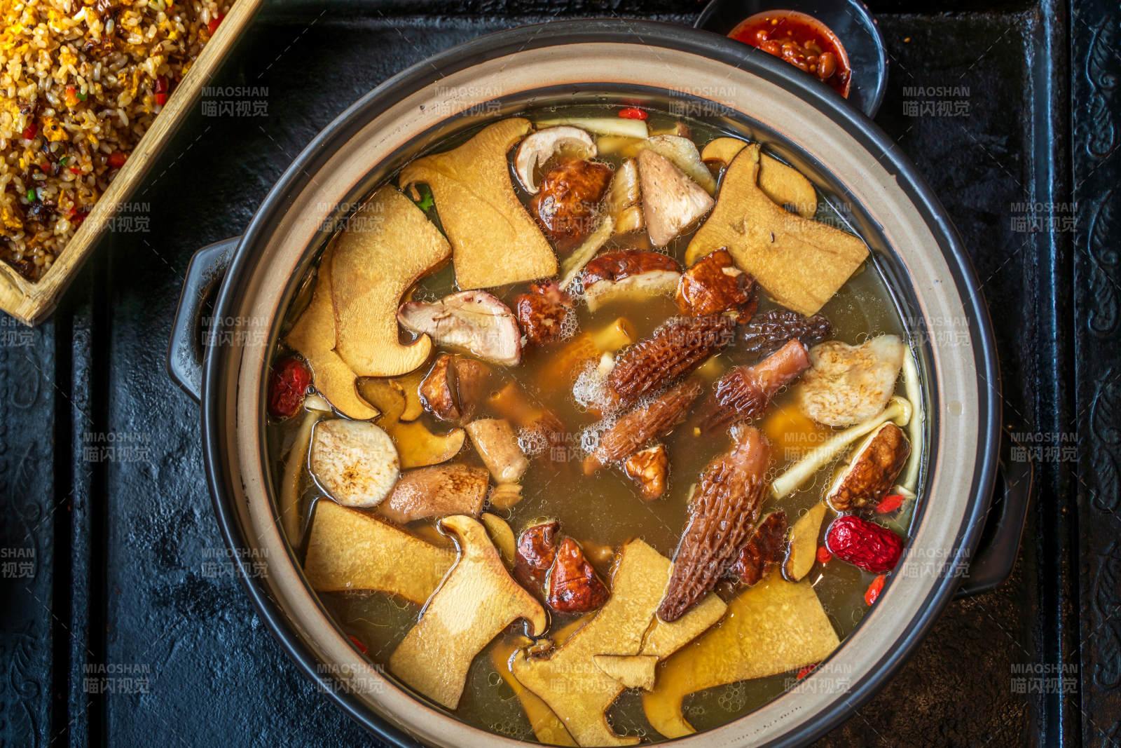 云南野生菌火鍋 菌菇燉湯