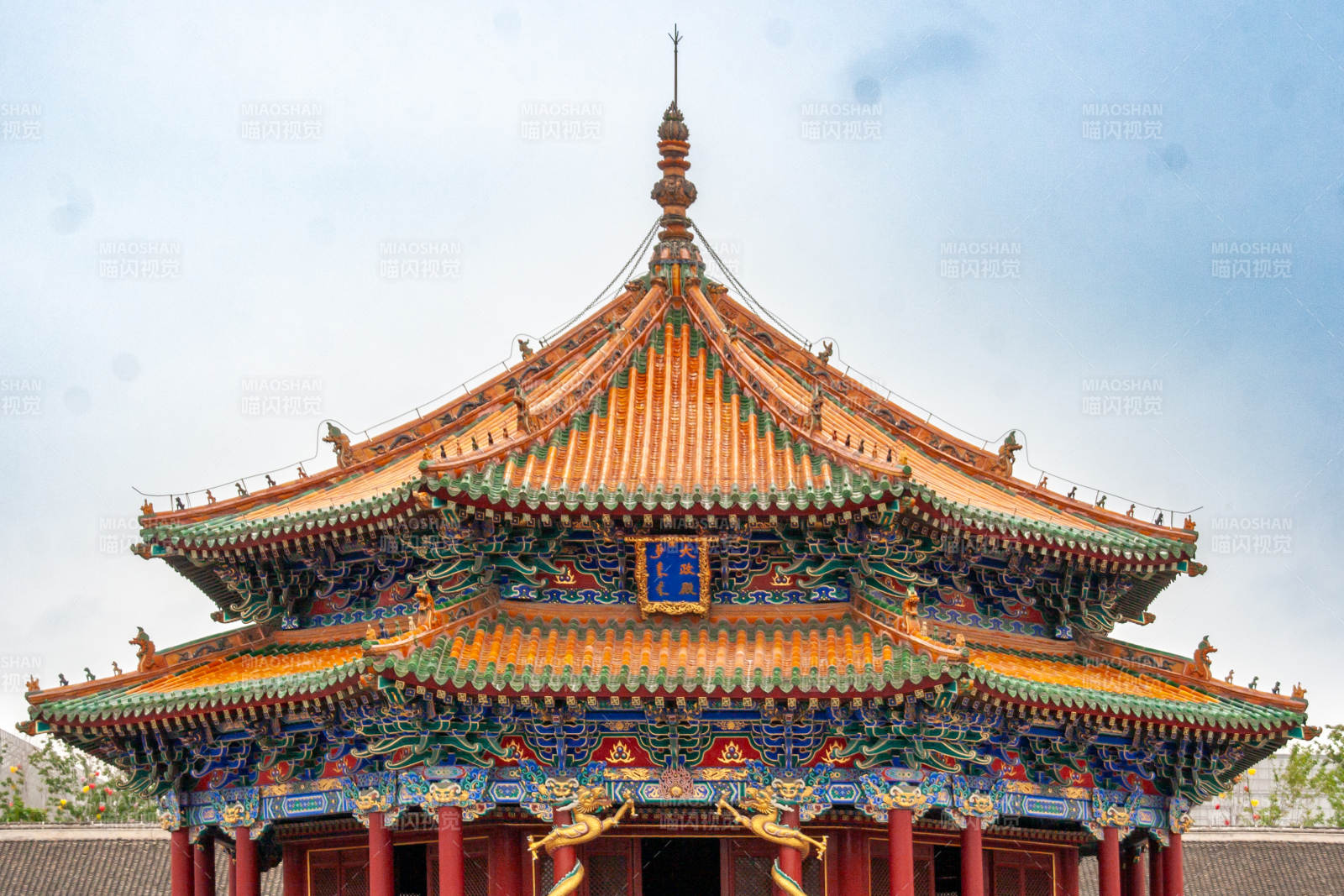 古建筑的華麗屋頂細節  沈陽故宮