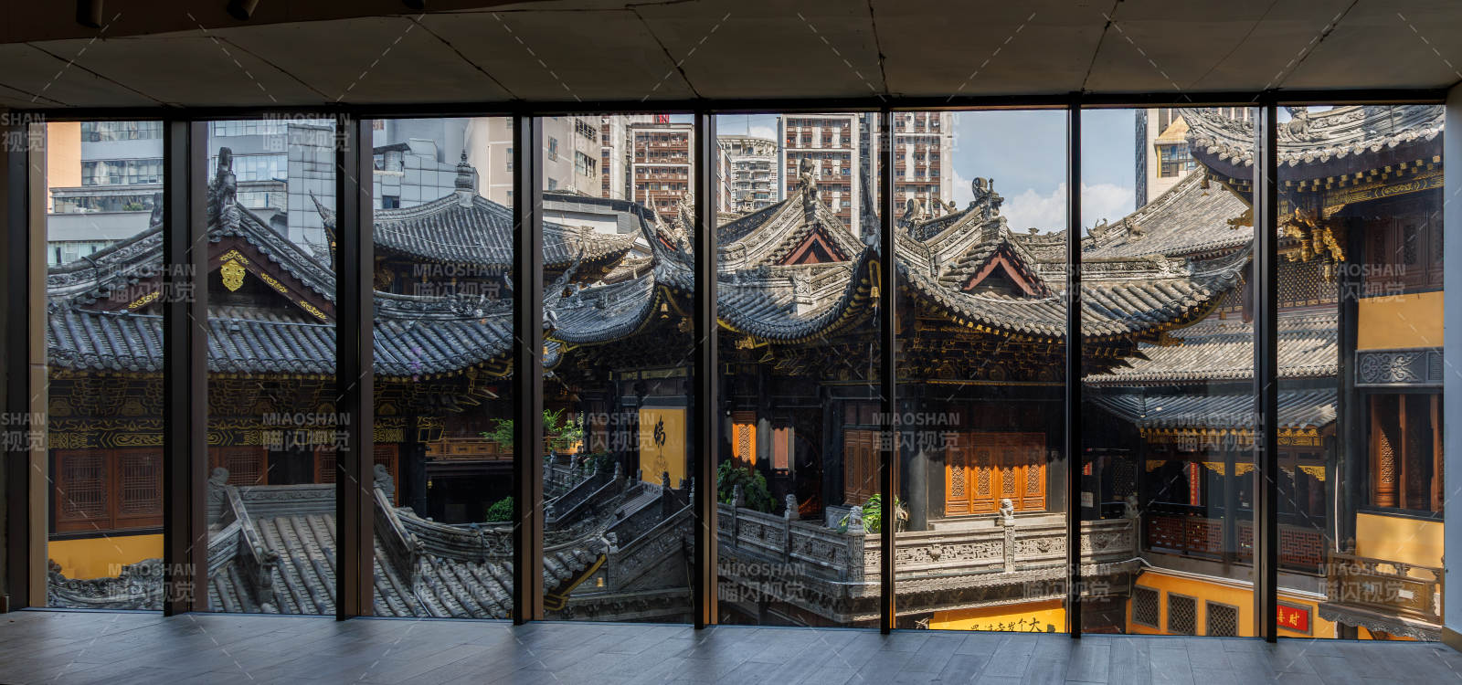 重慶古建筑與現代玻璃的融合