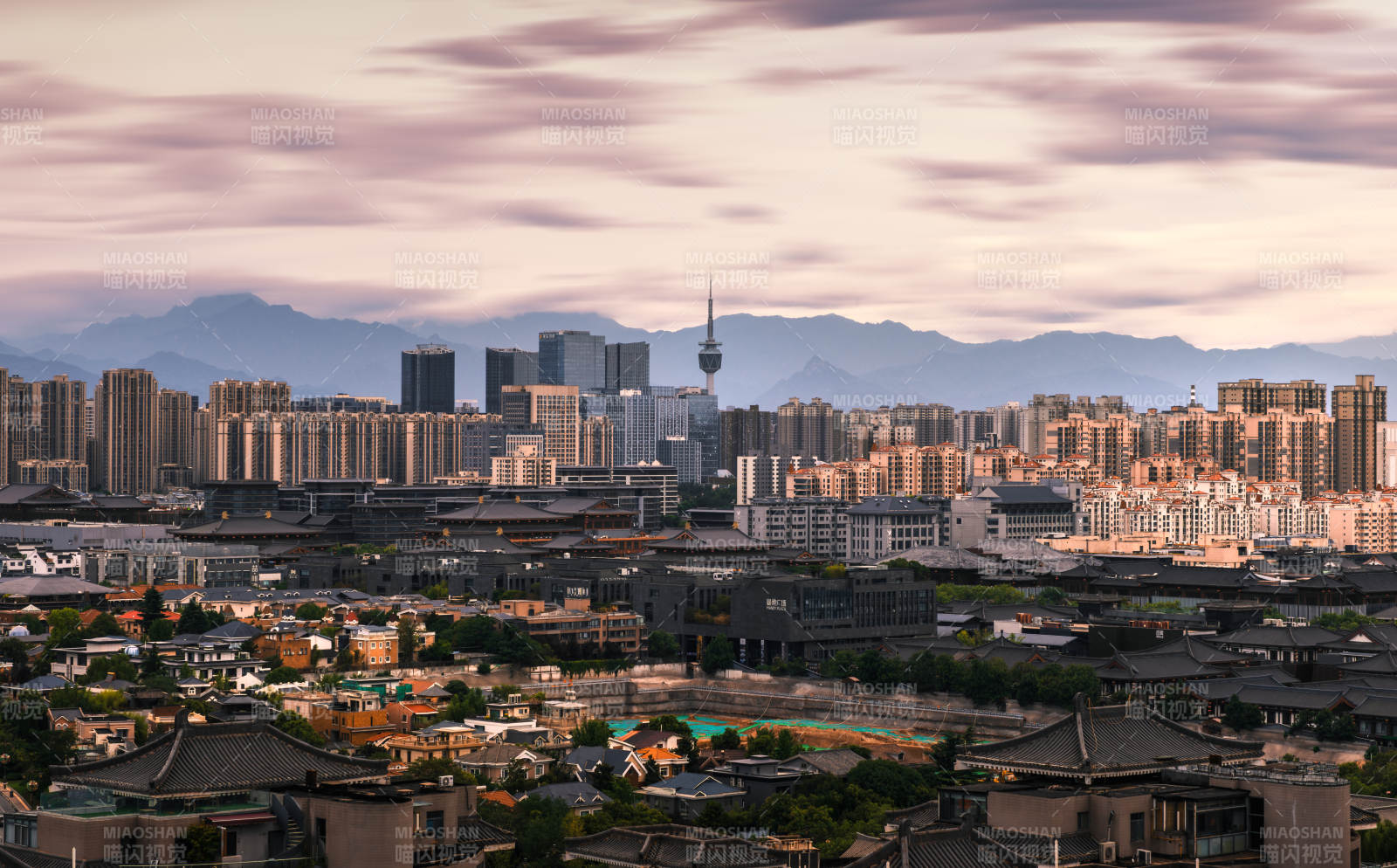 西安城市黃昏山巒遠(yuǎn)眺