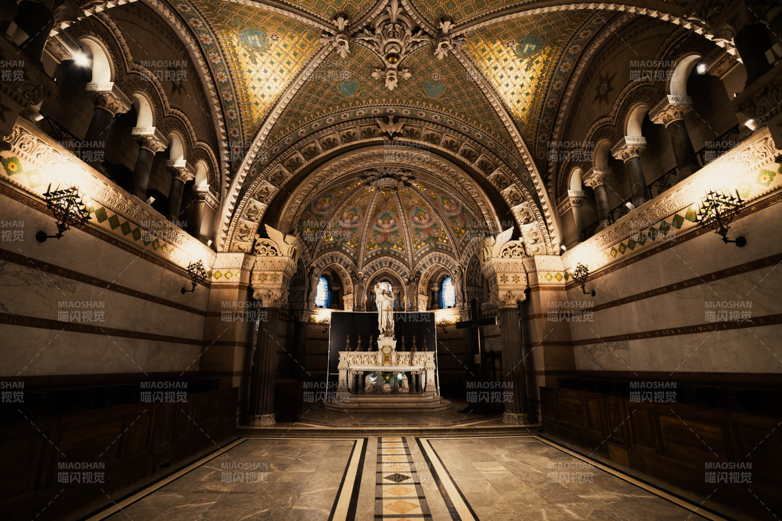 英国华丽教堂内部景象