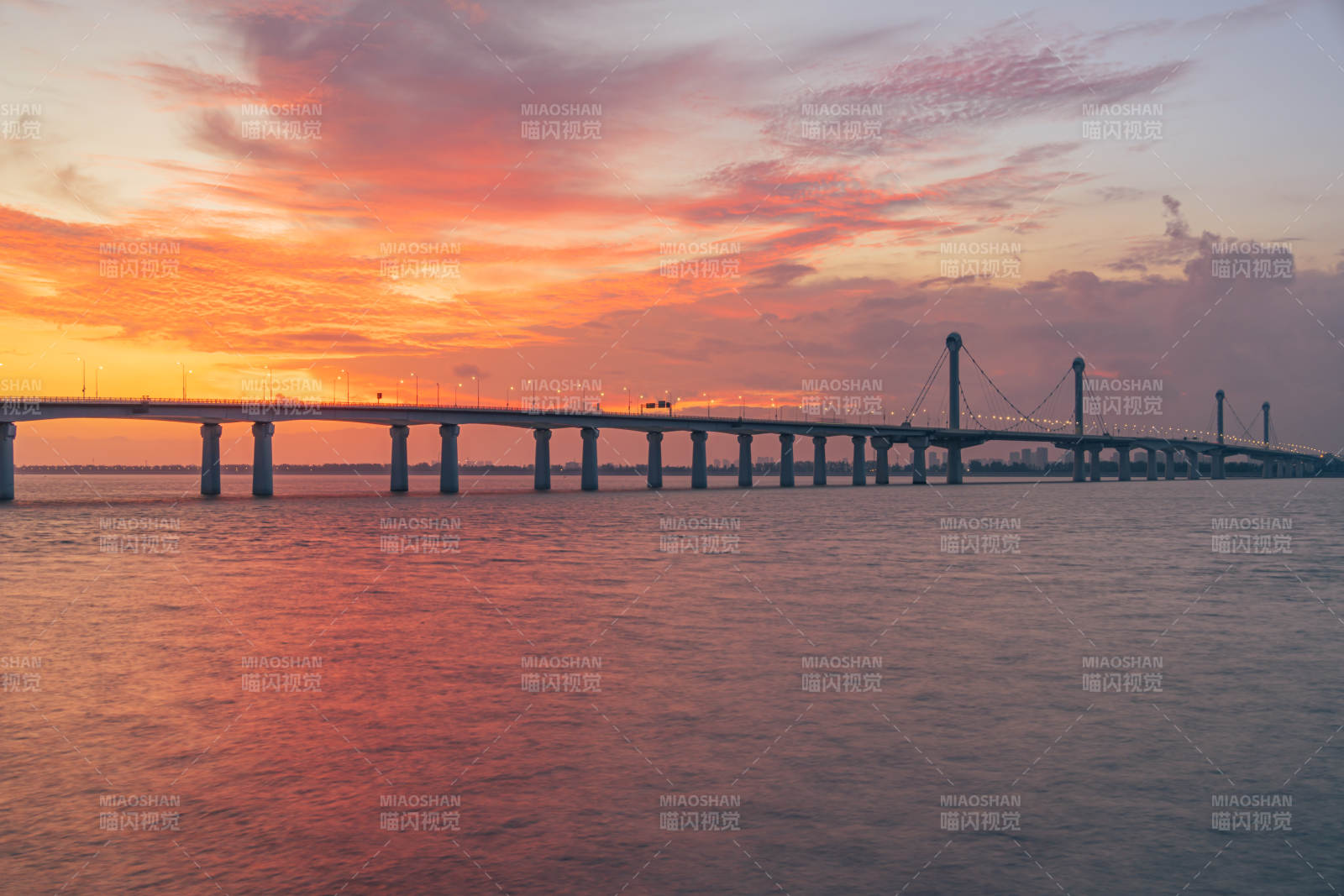 夕陽下的跨江大橋--江東大橋