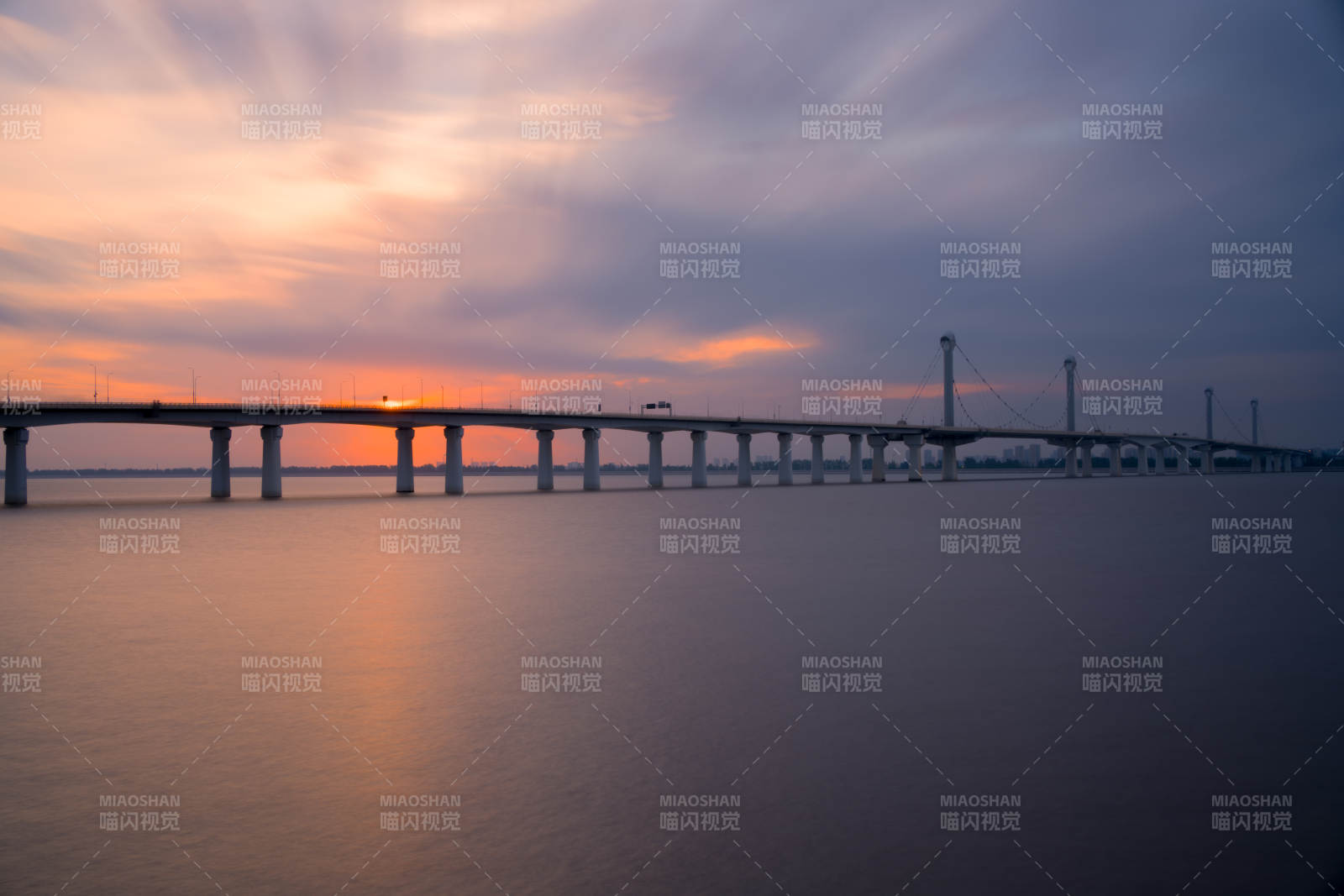夕陽下的跨江大橋--江東大橋